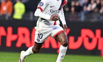 法甲惊天大冷门，大巴黎1-3遭雷恩横扫，将帅内讧曝光，榜首快没了