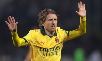 皇马后悔么？40岁魔笛仍不老！助米兰领跑意甲+连续10轮踢满全场