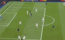 吕迪格抱摔哈兰德引爆欧冠争议！VAR只看一遍判点球，瓜迪奥拉暴怒现场